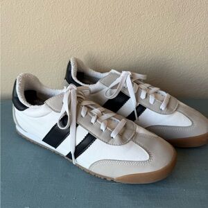 DV by Dolce Vita Women's sneakers sz 9